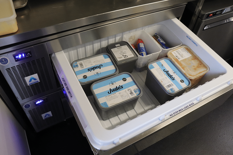 OPEN DRAWER - ADANDE REFRIGERATED DRAWER WITH ICECREAM IN